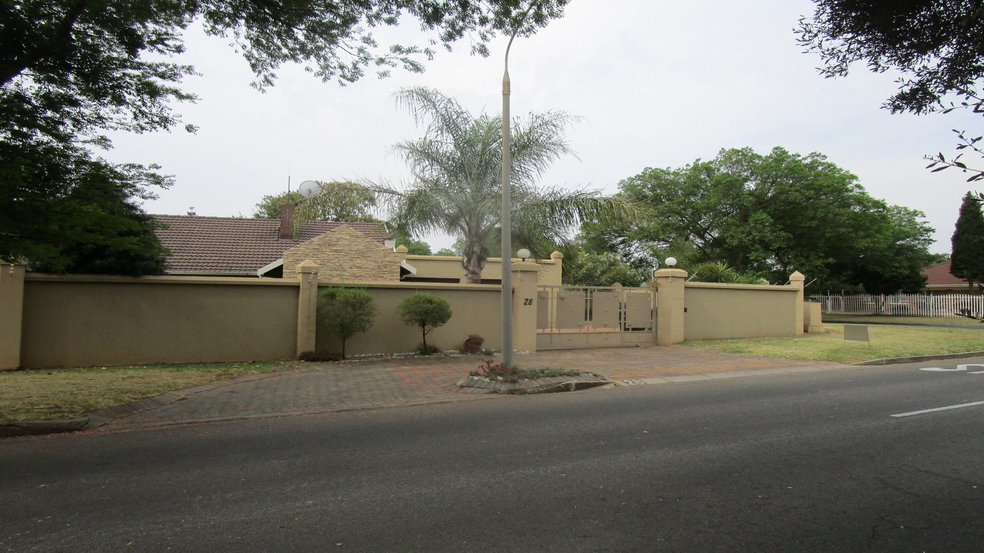 Front View of property in Parkrand