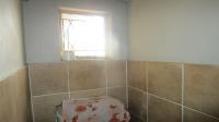 Staff Bathroom - 2 square meters of property in Parkrand