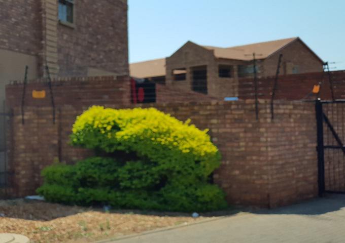 FNB SIE Sale In Execution 2 Bedroom Sectional Title for Sale in Clarina - MR331623