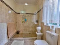 Main Bathroom of property in Kingsburgh