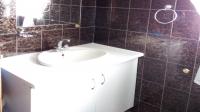 Main Bathroom of property in Estcourt