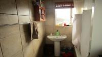Bathroom 1 - 11 square meters of property in Northmead
