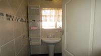 Bathroom 1 - 7 square meters of property in Casseldale