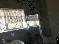 Bathroom 1 - 7 square meters of property in Casseldale