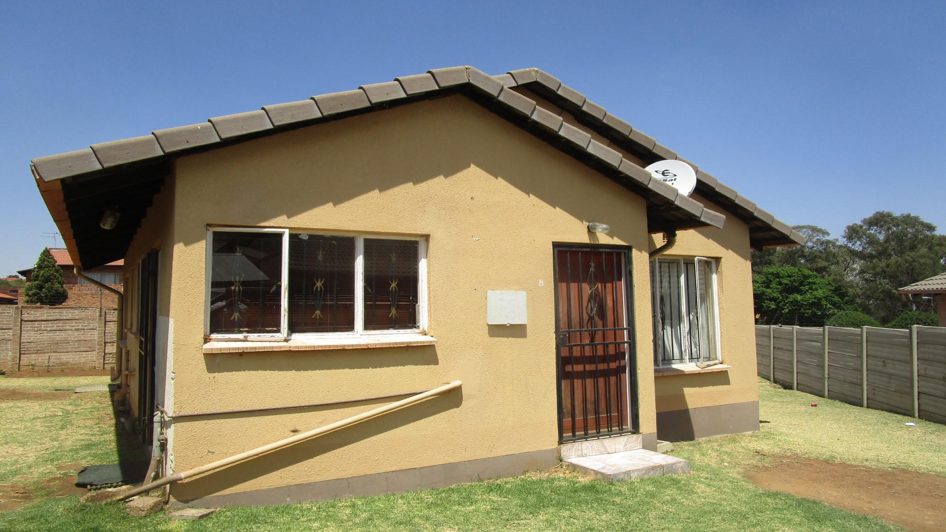 Front View of property in Naturena