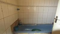 Bathroom 1 - 4 square meters of property in Klipspruit West