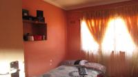Bed Room 1 - 11 square meters of property in Klipspruit West