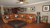Lounges - 41 square meters of property in Sunward park