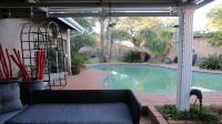 Patio - 42 square meters of property in Sunward park