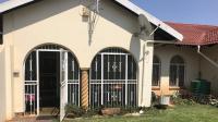 2 Bedroom 1 Bathroom Sec Title for Sale for sale in Mookgopong (Naboomspruit)