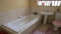 Bathroom 1 - 5 square meters of property in Roodekop