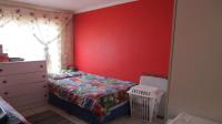 Bed Room 2 - 11 square meters of property in Roodekop