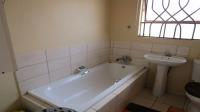 Main Bathroom - 5 square meters of property in Roodekop