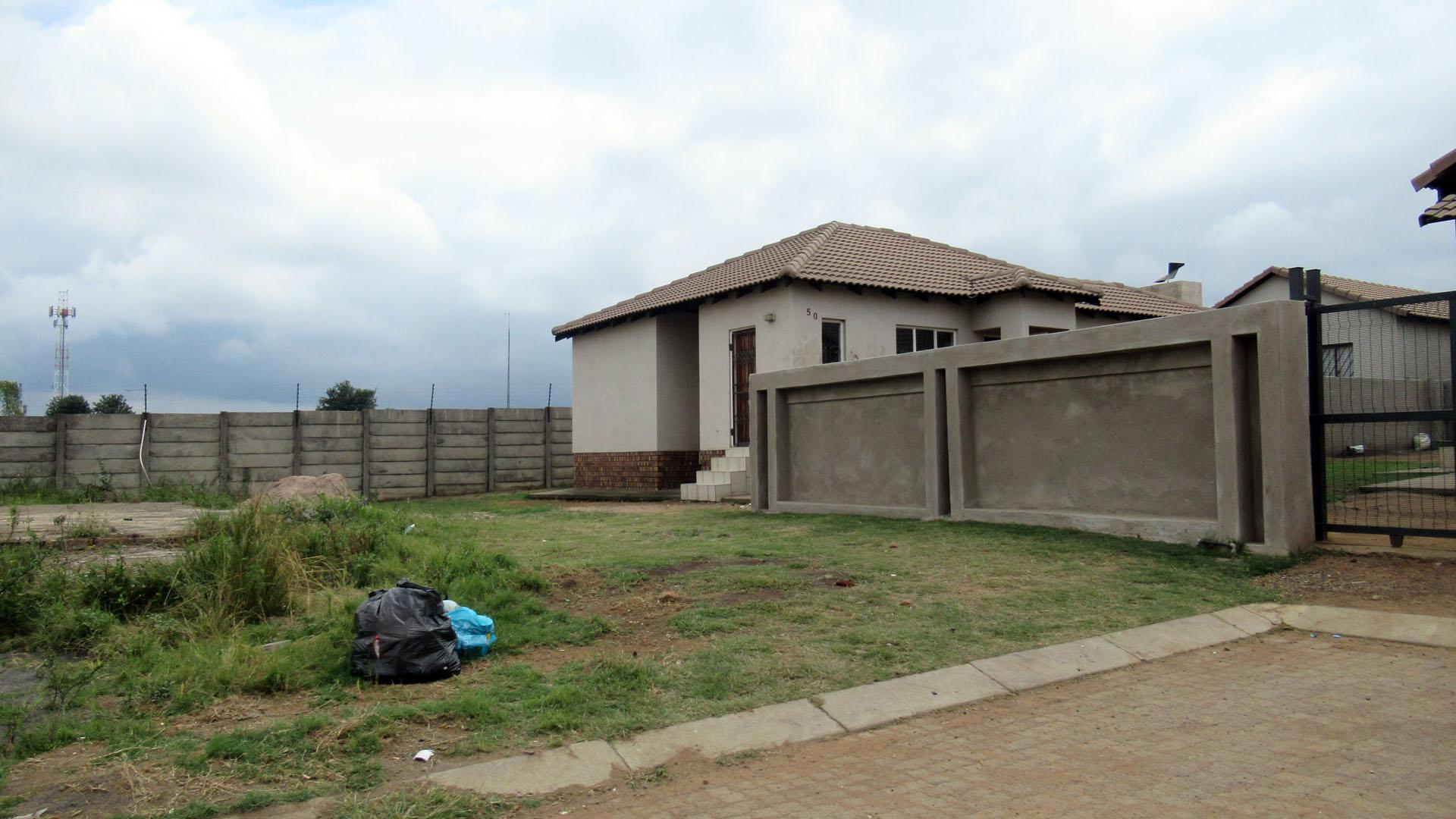 Front View of property in Dixon AH (South View)