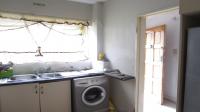 Kitchen - 10 square meters of property in Windsor East
