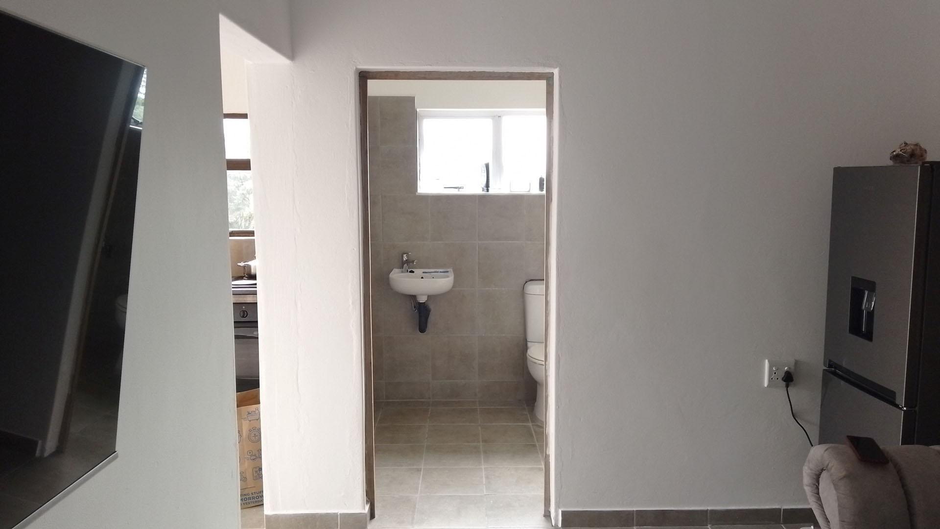 Lounges - 43 square meters of property in Berea West 