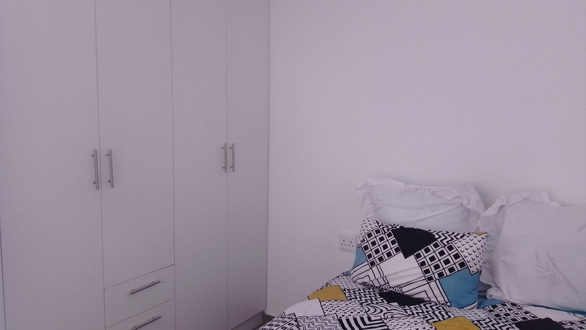 Main Bedroom - 28 square meters of property in Berea West 