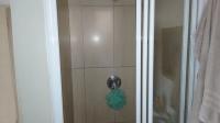 Main Bathroom - 2 square meters of property in Berea West 