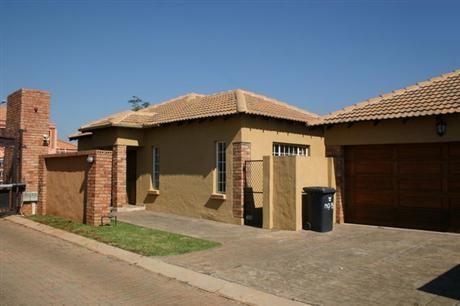 3 Bedroom Simplex to Rent in Doornpoort - Property to rent - MR33366