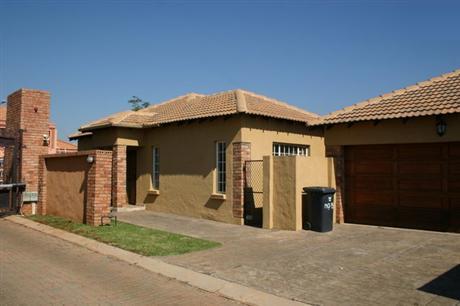 3 Bedroom Simplex to Rent in Doornpoort - Property to rent - MR33366