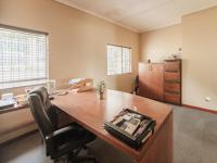 Dining Room of property in Faerie Glen