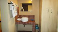 Main Bathroom - 24 square meters of property in Bulwer (Dbn)