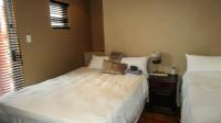 Main Bedroom - 43 square meters of property in Bulwer (Dbn)