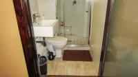 Bathroom 2 - 5 square meters of property in Bulwer (Dbn)