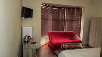 Main Bedroom - 43 square meters of property in Bulwer (Dbn)