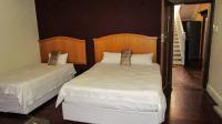 Main Bedroom - 43 square meters of property in Bulwer (Dbn)