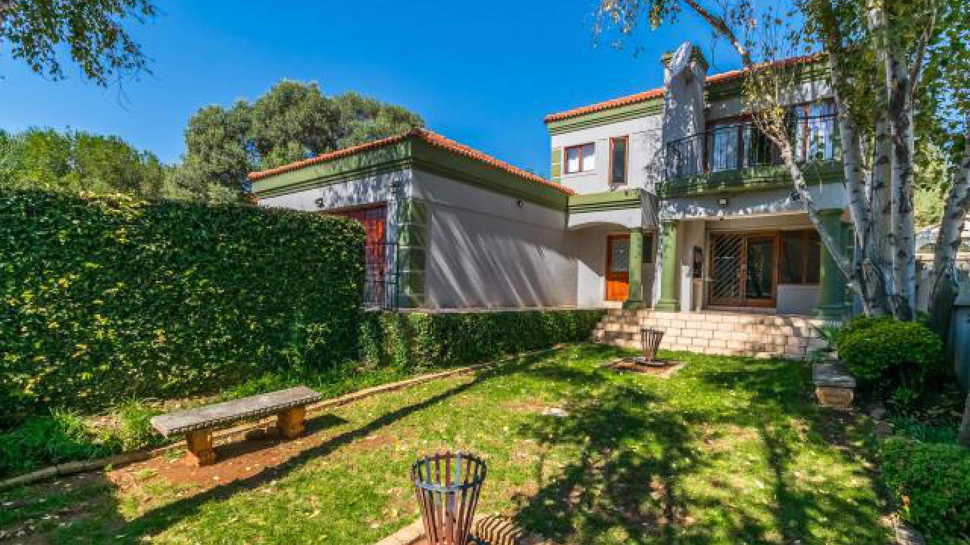 Front View of property in Amorosa