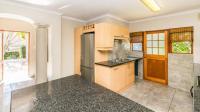 Kitchen of property in Amorosa