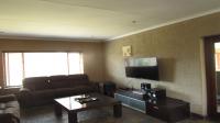 Lounges - 46 square meters of property in Brackendowns