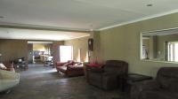 Lounges - 46 square meters of property in Brackendowns