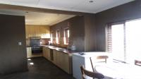 Kitchen - 16 square meters of property in Brackendowns