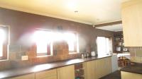 Kitchen - 16 square meters of property in Brackendowns