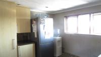 Scullery - 11 square meters of property in Brackendowns