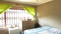 Bed Room 2 - 11 square meters of property in Brackendowns