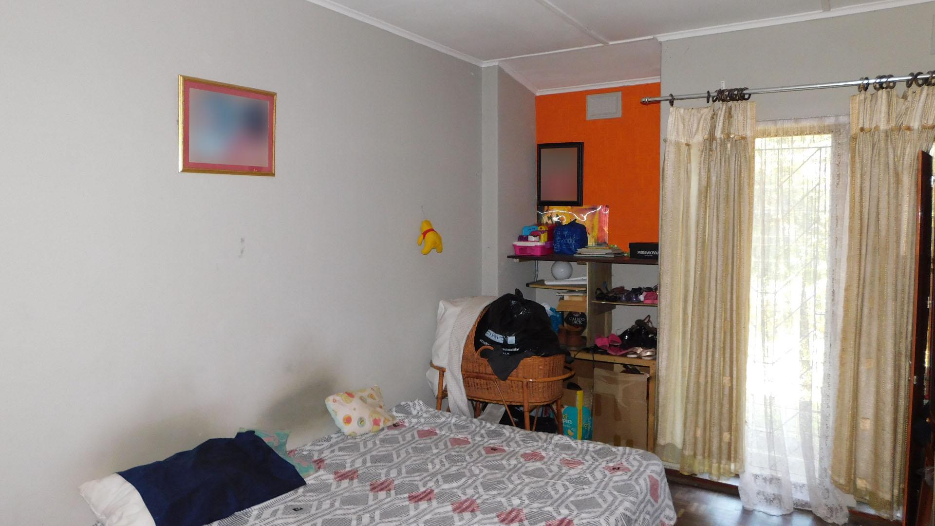 Bed Room 1 - 15 square meters of property in Isipingo Hills