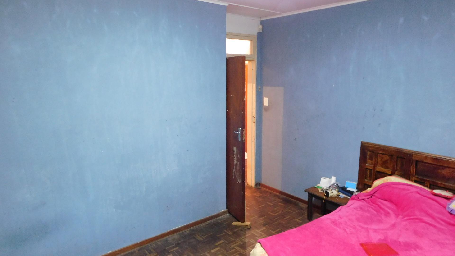 Main Bedroom - 19 square meters of property in Isipingo Hills