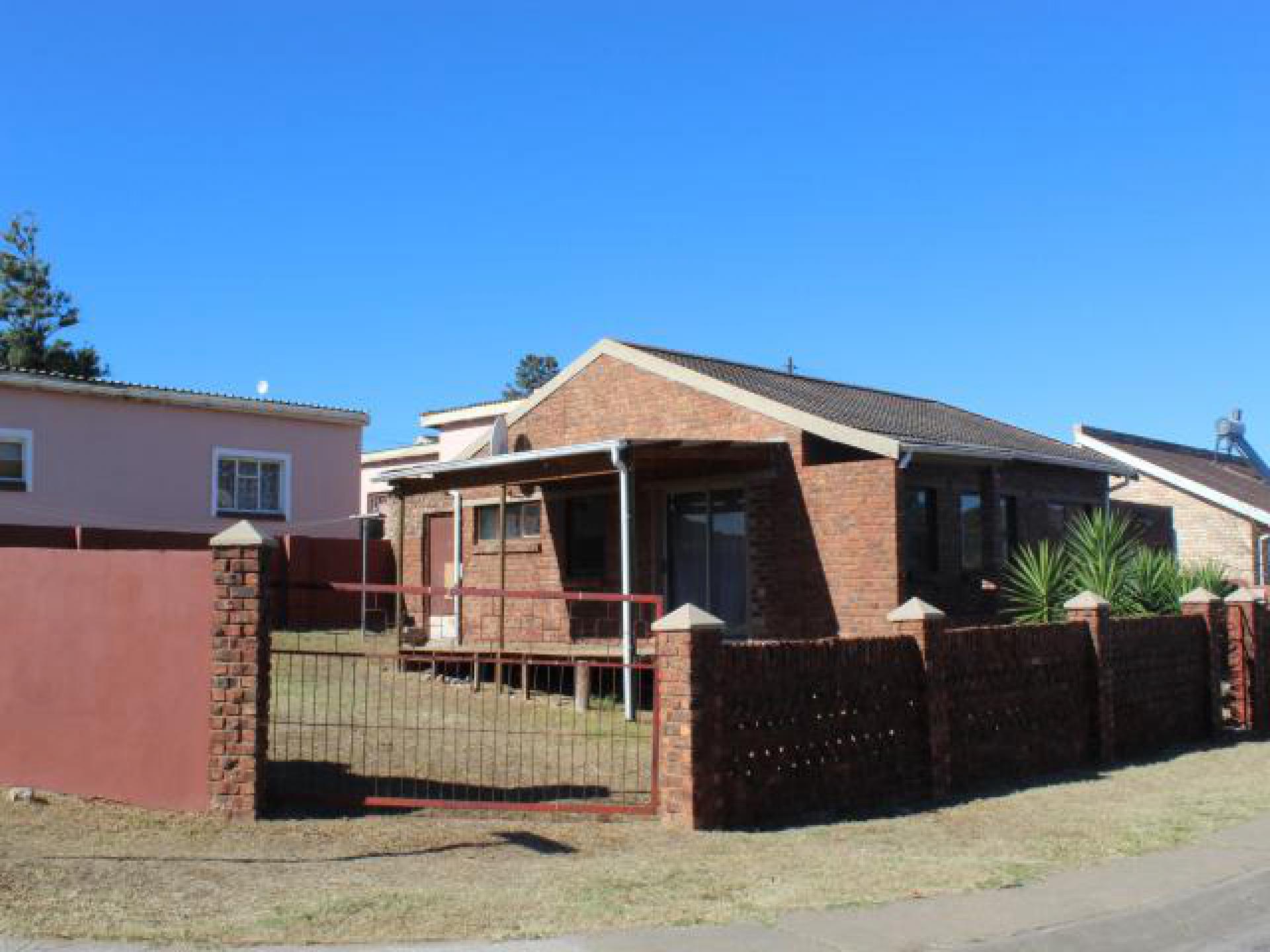 Front View of property in Mountain View