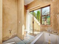 Main Bathroom - 10 square meters of property in Quellerina
