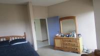 Bed Room 1 - 17 square meters of property in Quellerina