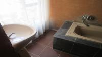 Bathroom 1 - 16 square meters of property in Quellerina