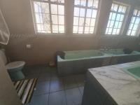 Bathroom 1 of property in Westdene (Bloemfontein)