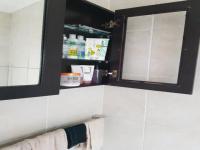 Bathroom 1 - 4 square meters of property in Noordhang