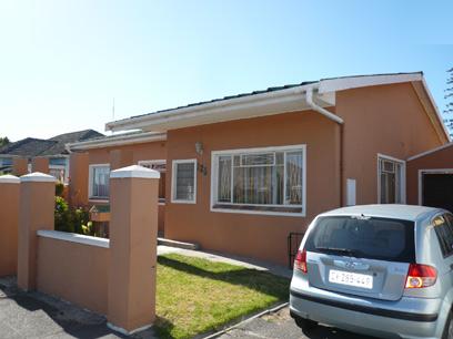 3 Bedroom House for Sale For Sale in Parow Central - Private Sale - MR33441