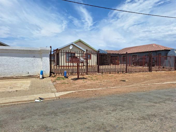 Standard Bank SIE Sale In Execution 3 Bedroom House for Sale in Heidedal - MR334570