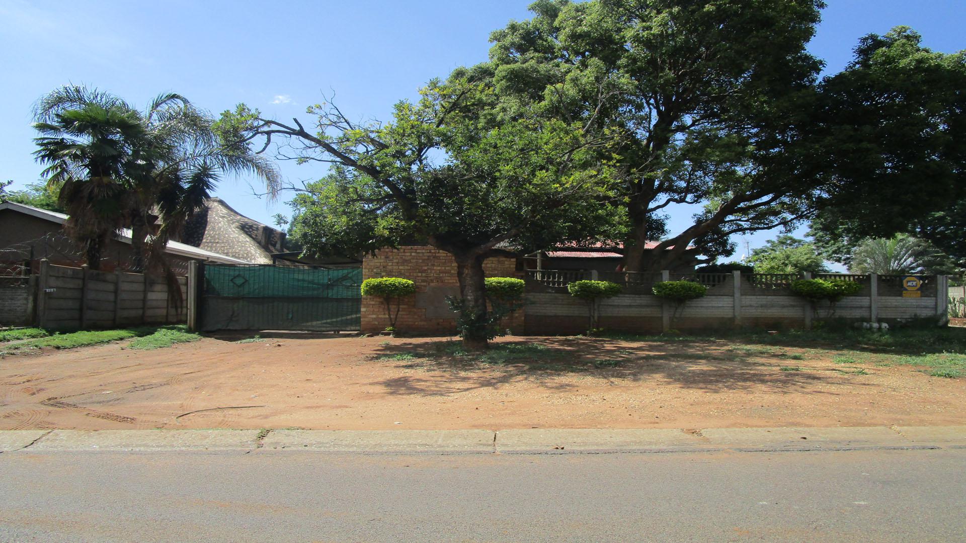 Front View of property in Rustenburg Oos-Einde