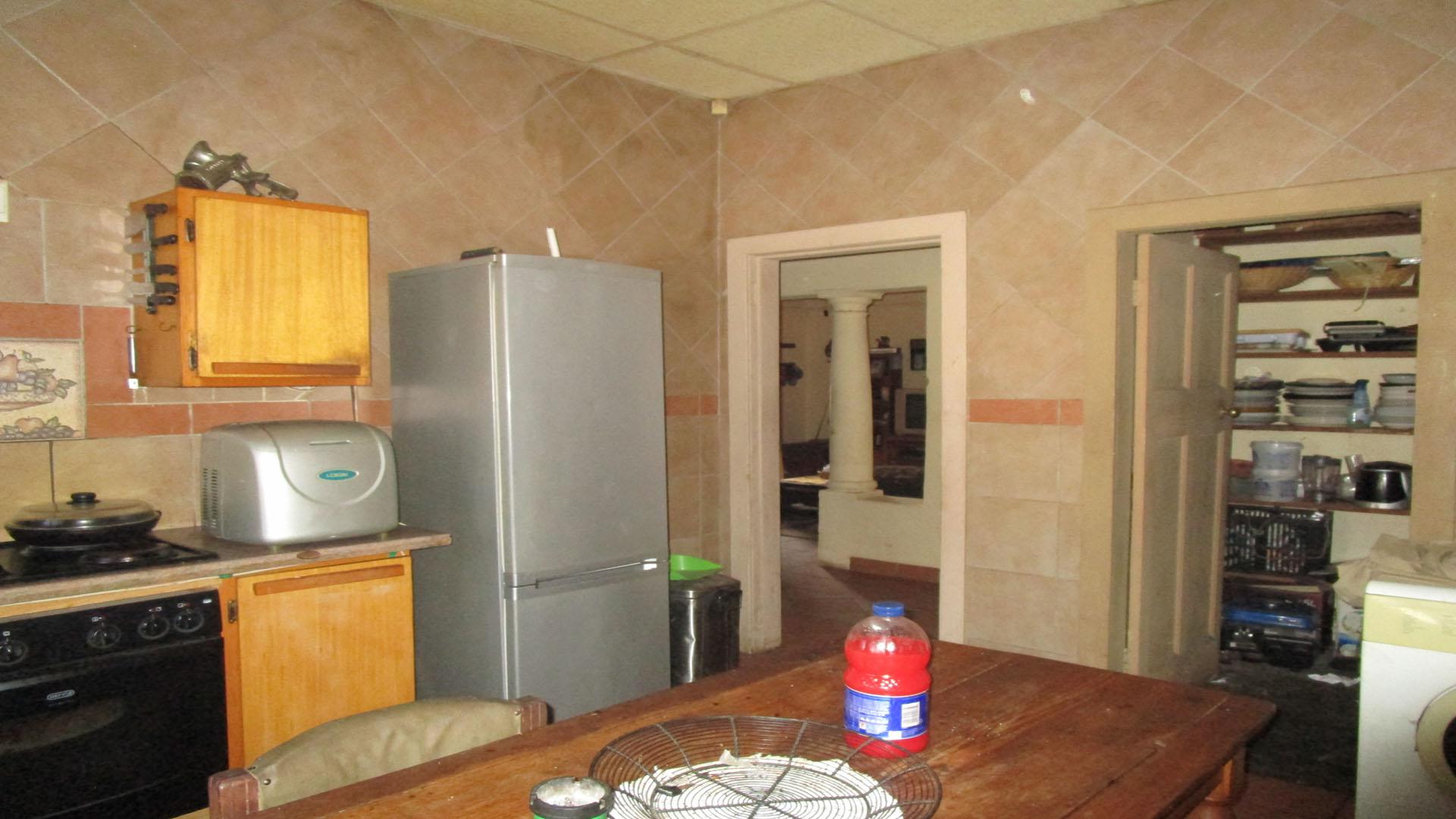 Kitchen - 18 square meters of property in Rustenburg Oos-Einde
